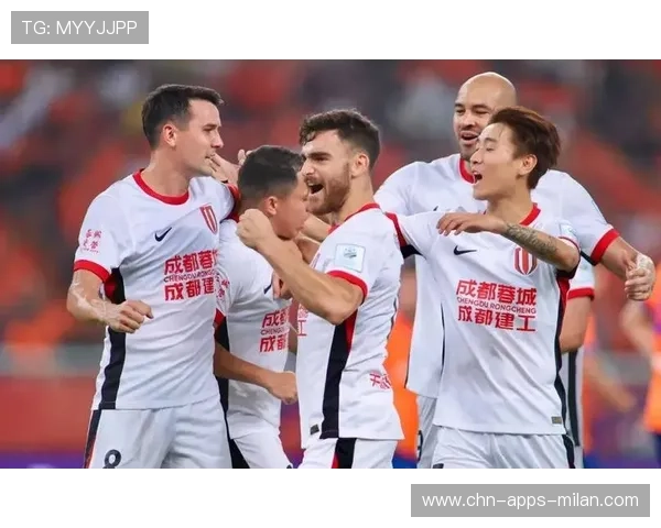 成都蓉城在对手高压下打出漂亮的推进组合